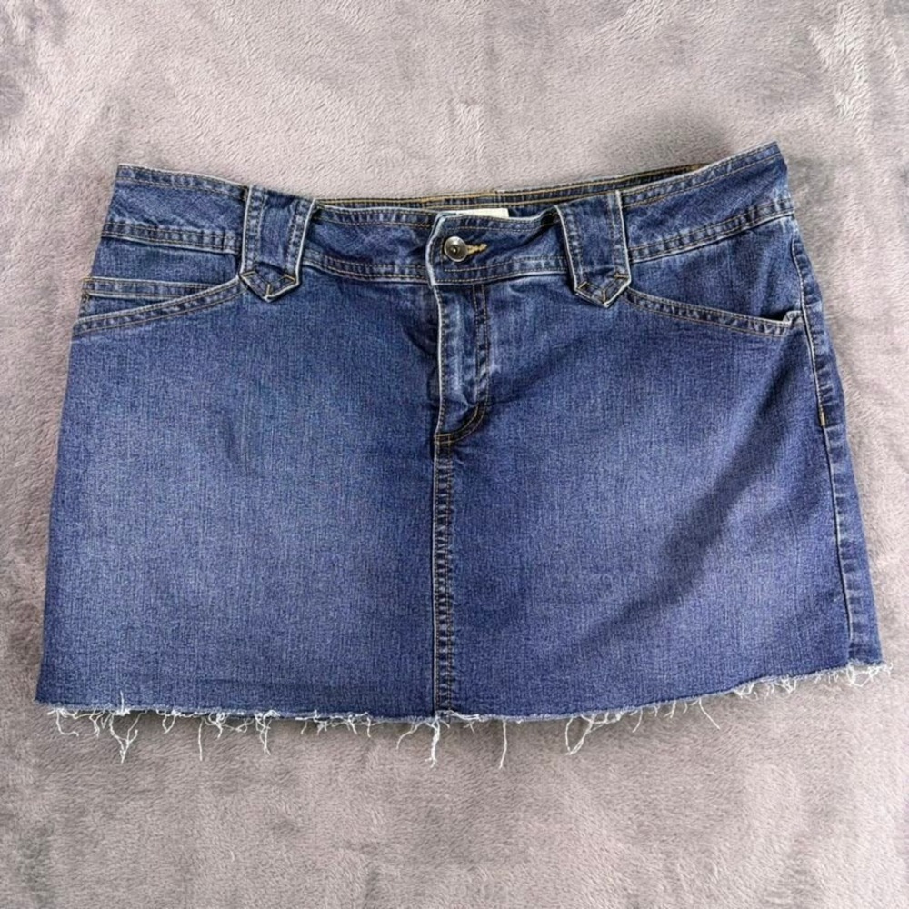 St. John's Bay Denim Skort Women's 14P Blue Raw Hem Stretch Mini Skirt Boho Fray